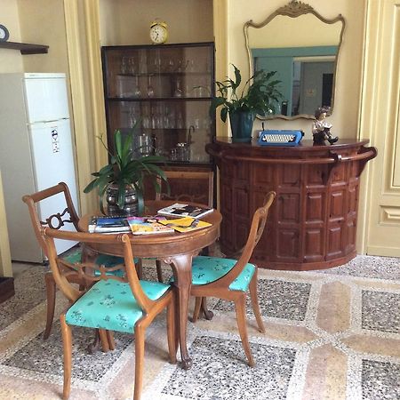 Hotel Villa Della Quercia แวร์บาเนีย ภายนอก รูปภาพ