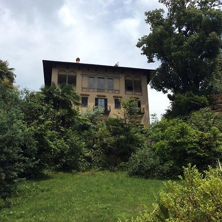Hotel Villa Della Quercia แวร์บาเนีย ภายนอก รูปภาพ
