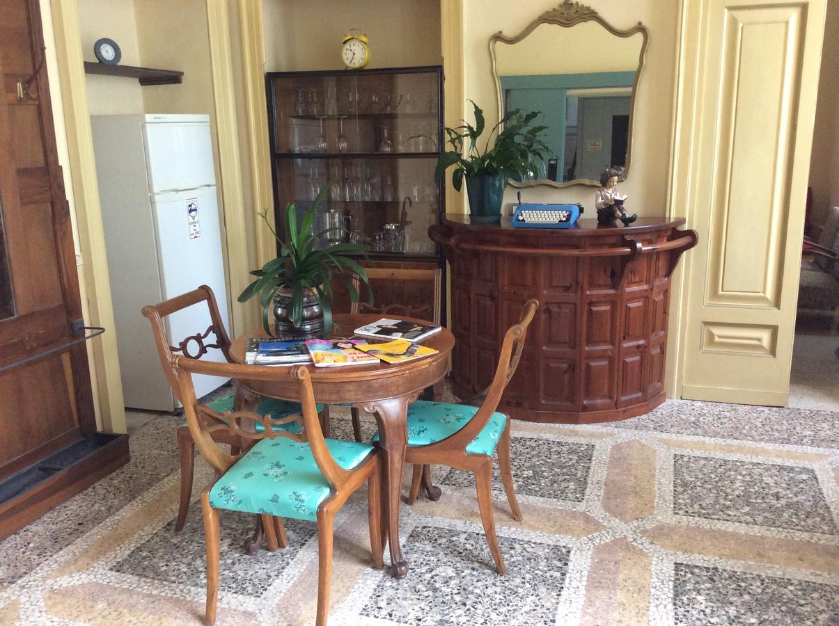 Hotel Villa Della Quercia แวร์บาเนีย ภายนอก รูปภาพ