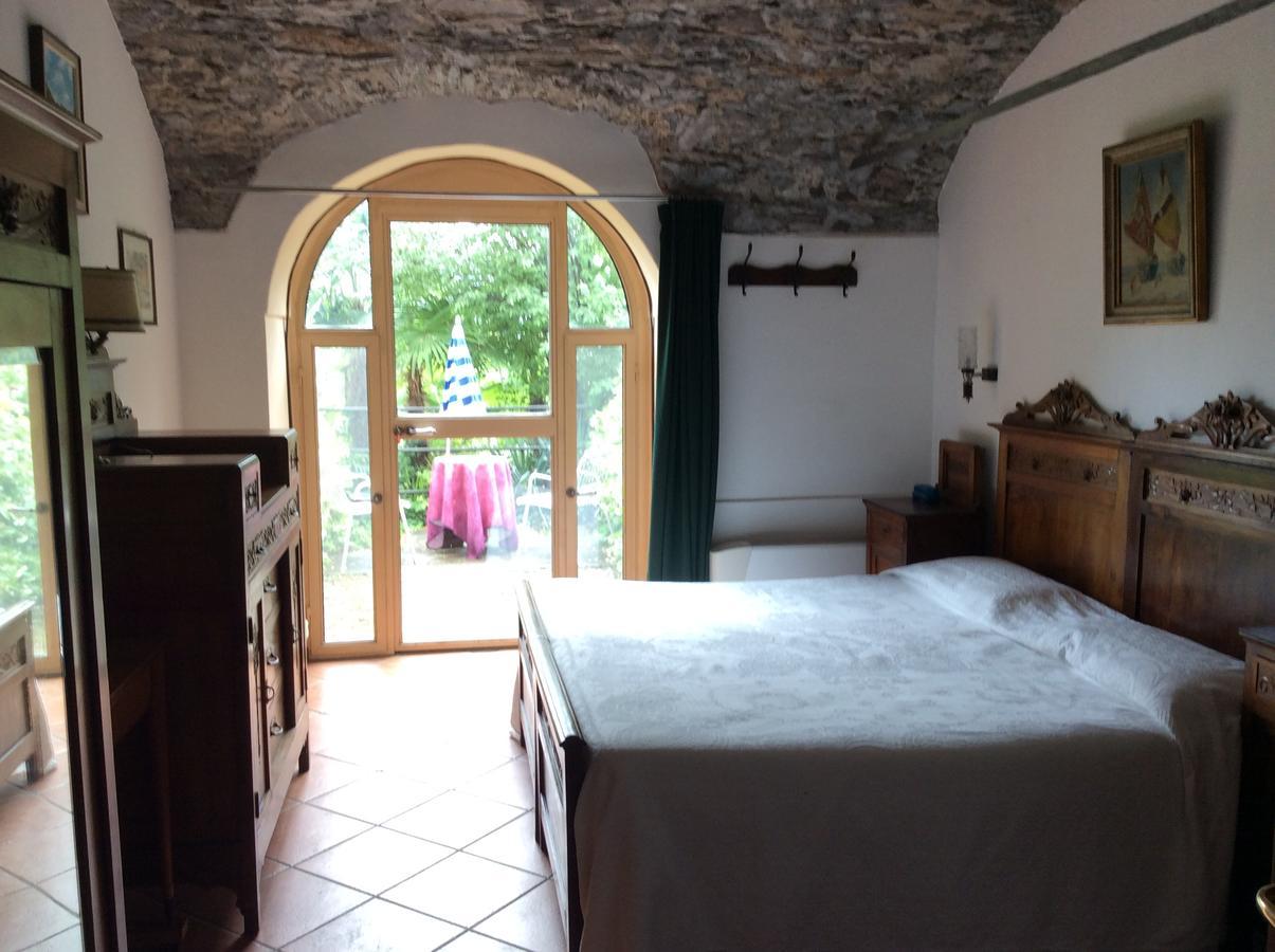 Hotel Villa Della Quercia แวร์บาเนีย ภายนอก รูปภาพ