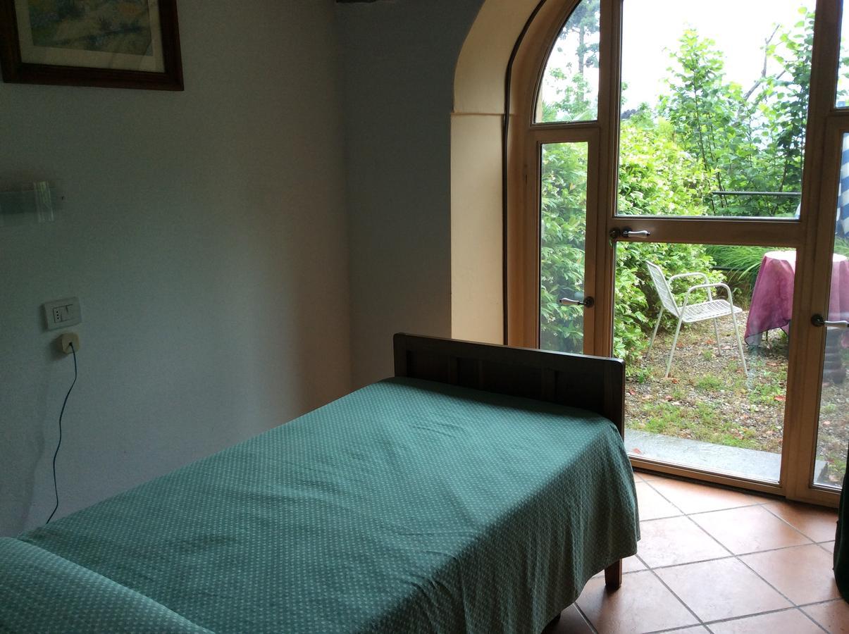 Hotel Villa Della Quercia แวร์บาเนีย ภายนอก รูปภาพ